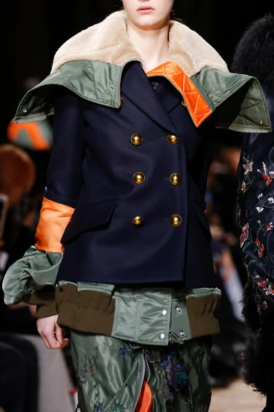 Look 18